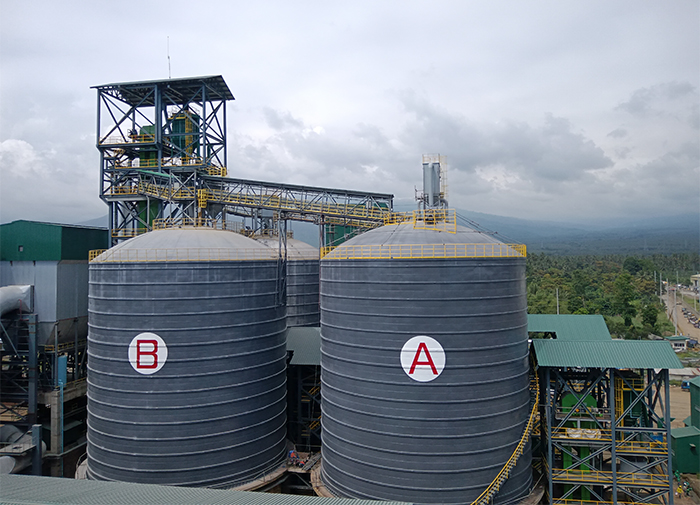 Большой сварной стальной силос